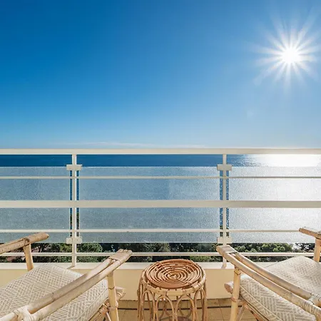 Boat View, Rickeys Lejlighed